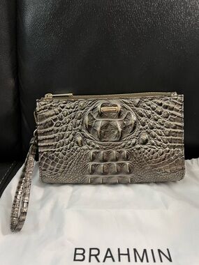 Brahmin Daisy Melbourne Gray Croc-Embossed Wristlet with Gold Hardware